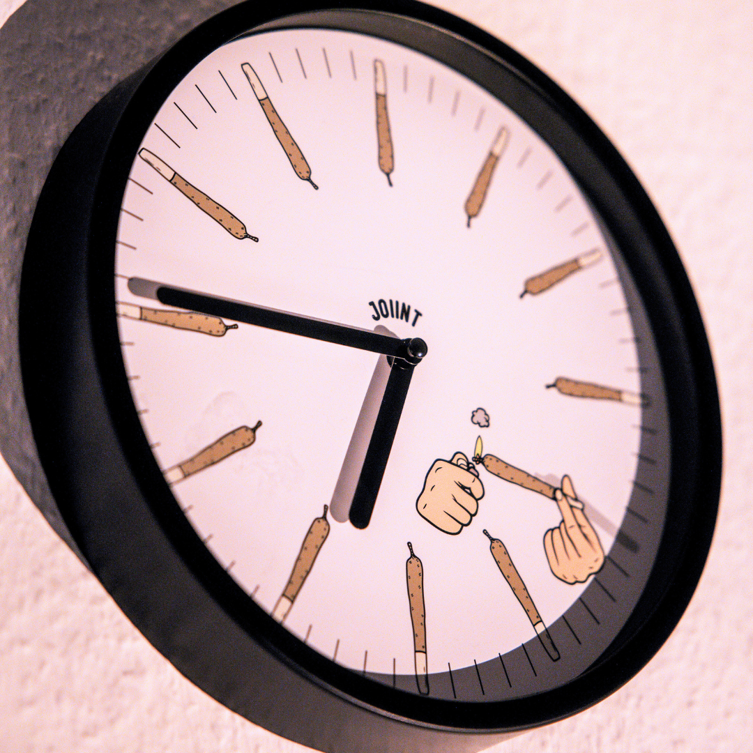 420 Wanduhr Kreatives Joint-Design & Limitiert auf 420 Stück